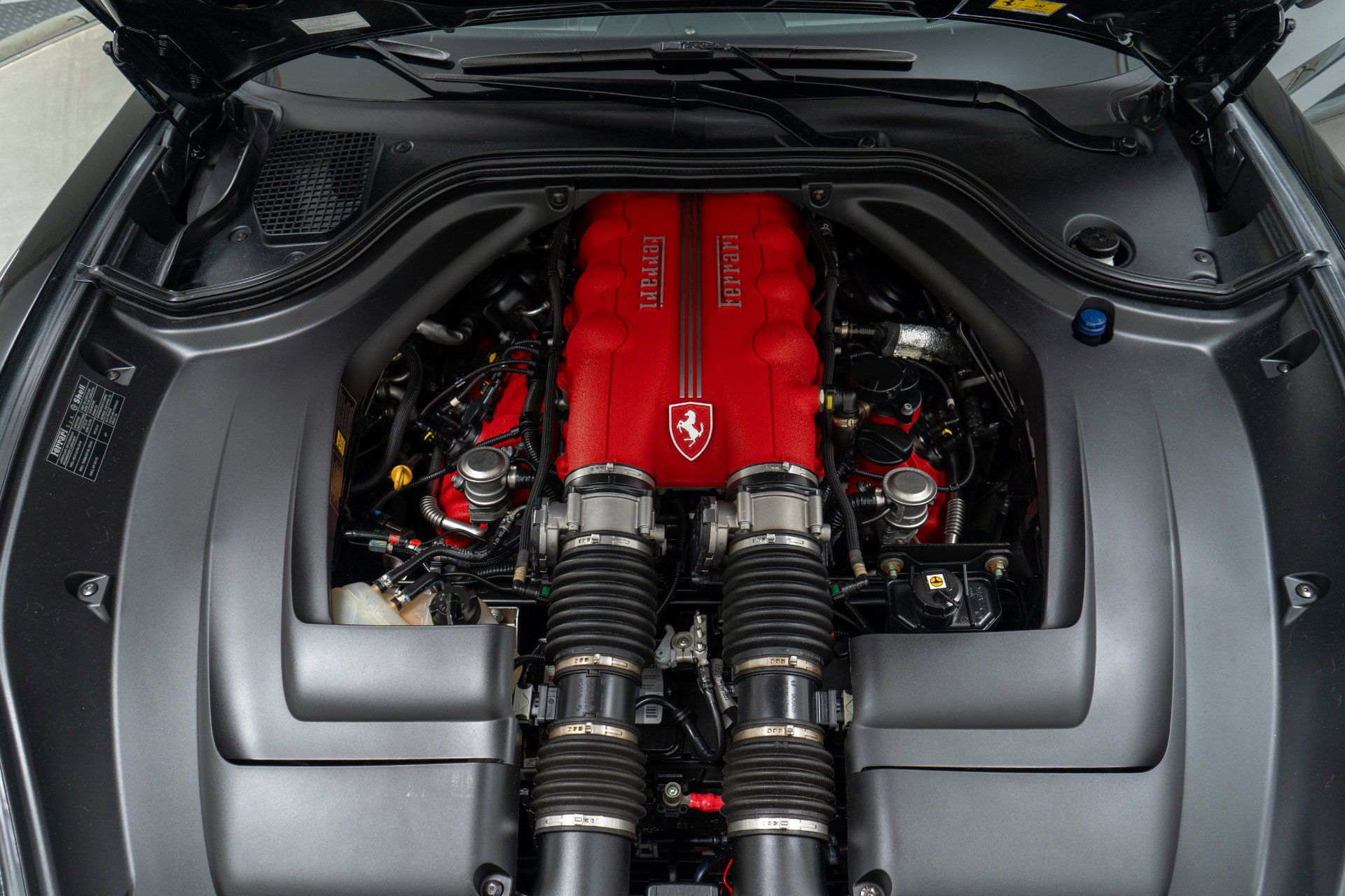 Used 2011 Ferrari California image 12