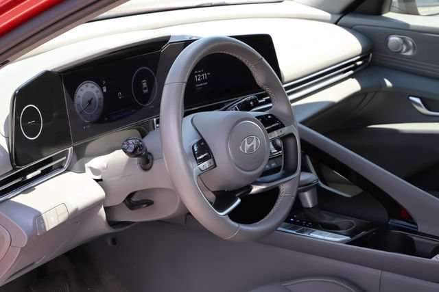 Used 2025 Hyundai Elantra SEL FWD image 12