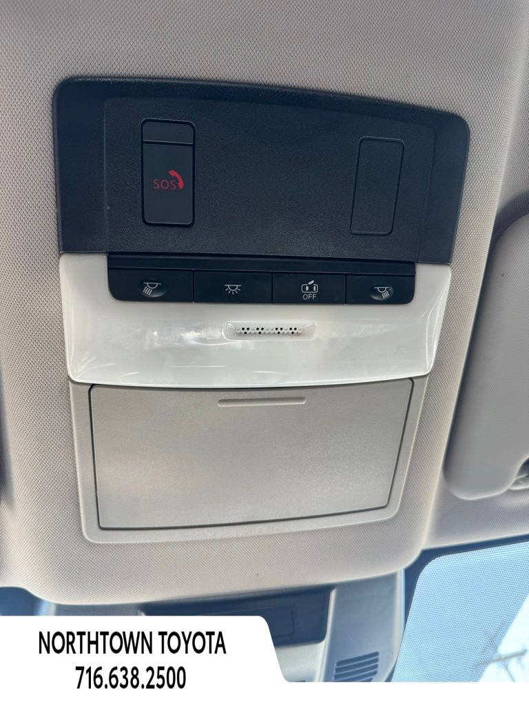 Used 2025 Nissan Rogue SV AWD/4WD image 23
