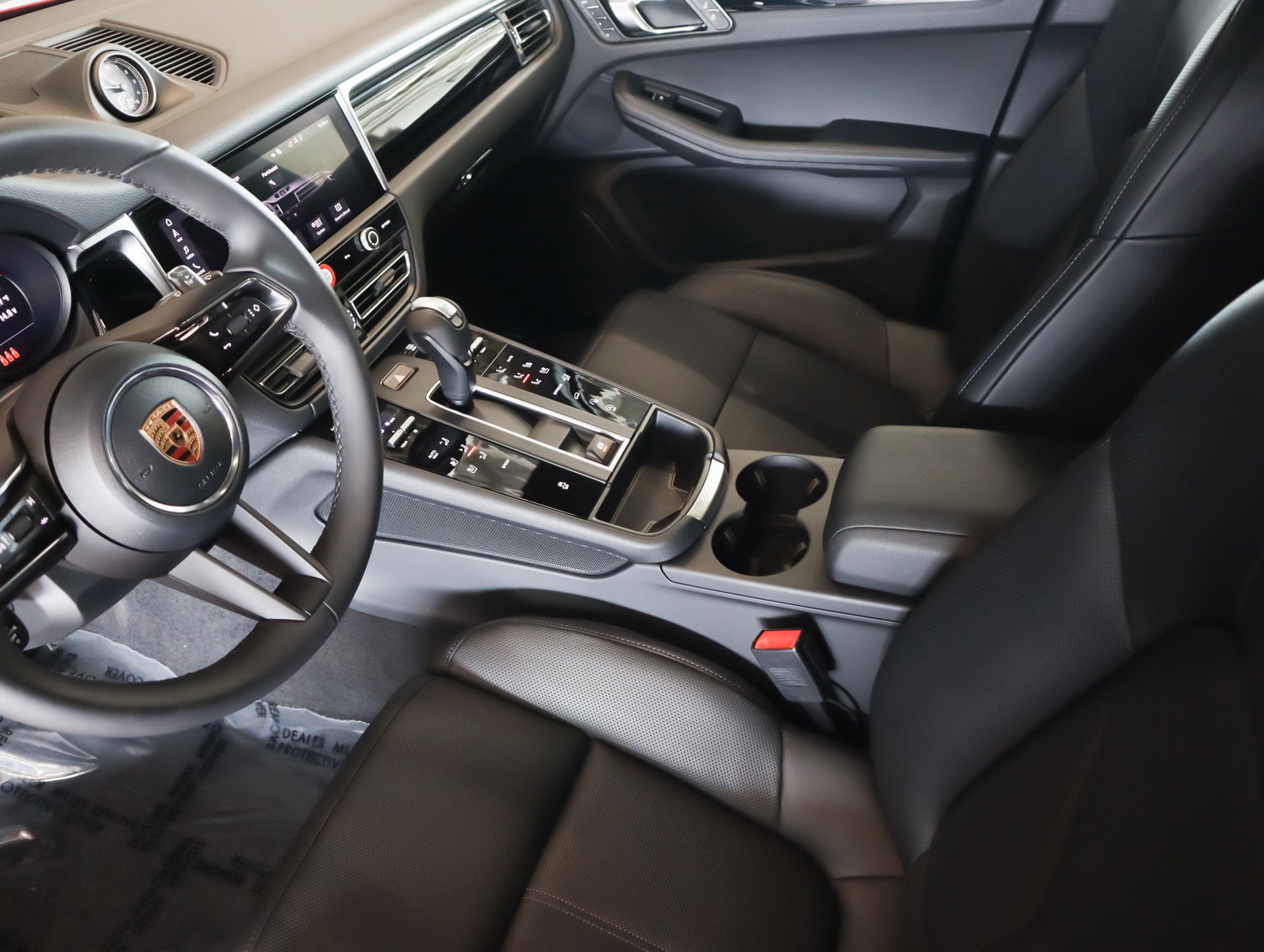 Used 2026 Porsche Macan AWD/4WD image 16