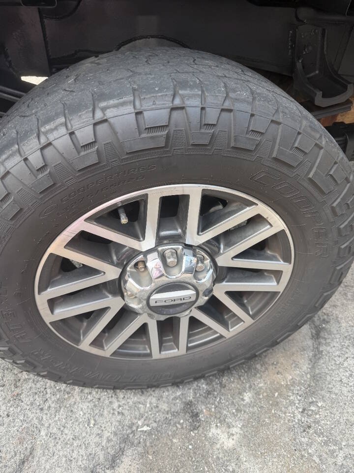 Used 2017 Ford F350 Lariat AWD/4WD image 11