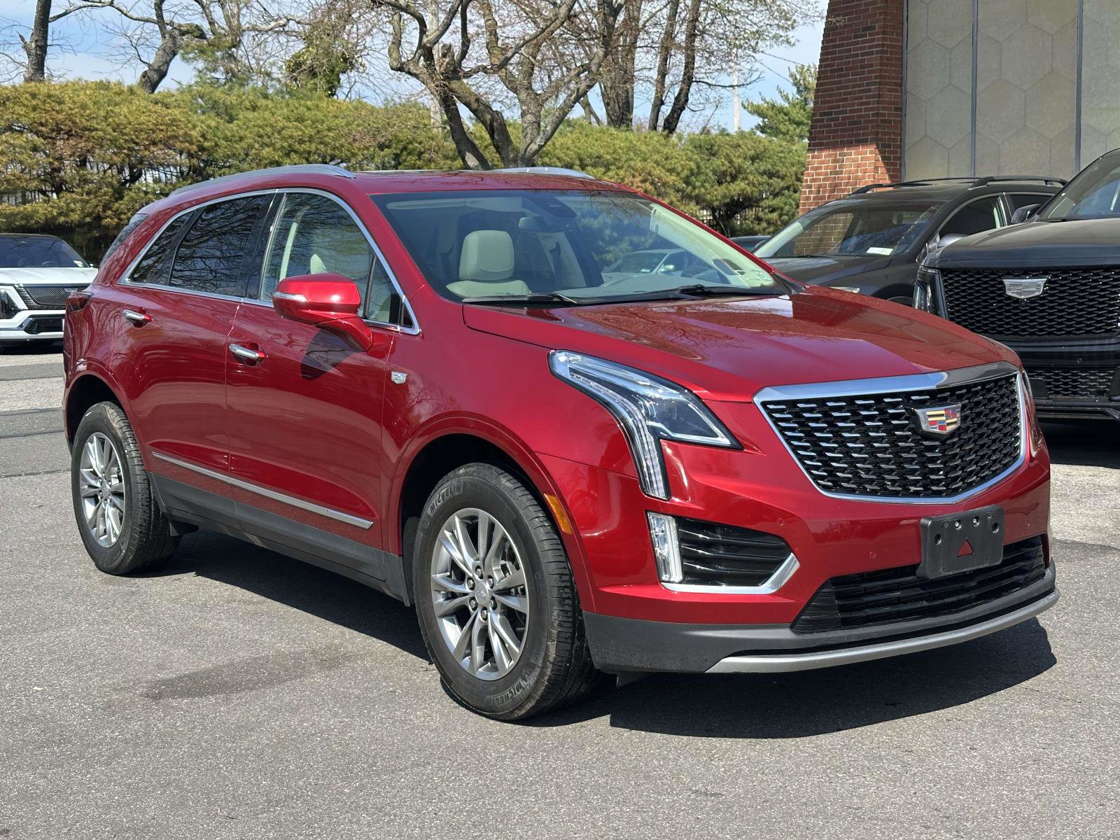 Certified 2023 Cadillac XT5 Premium Luxury image 4