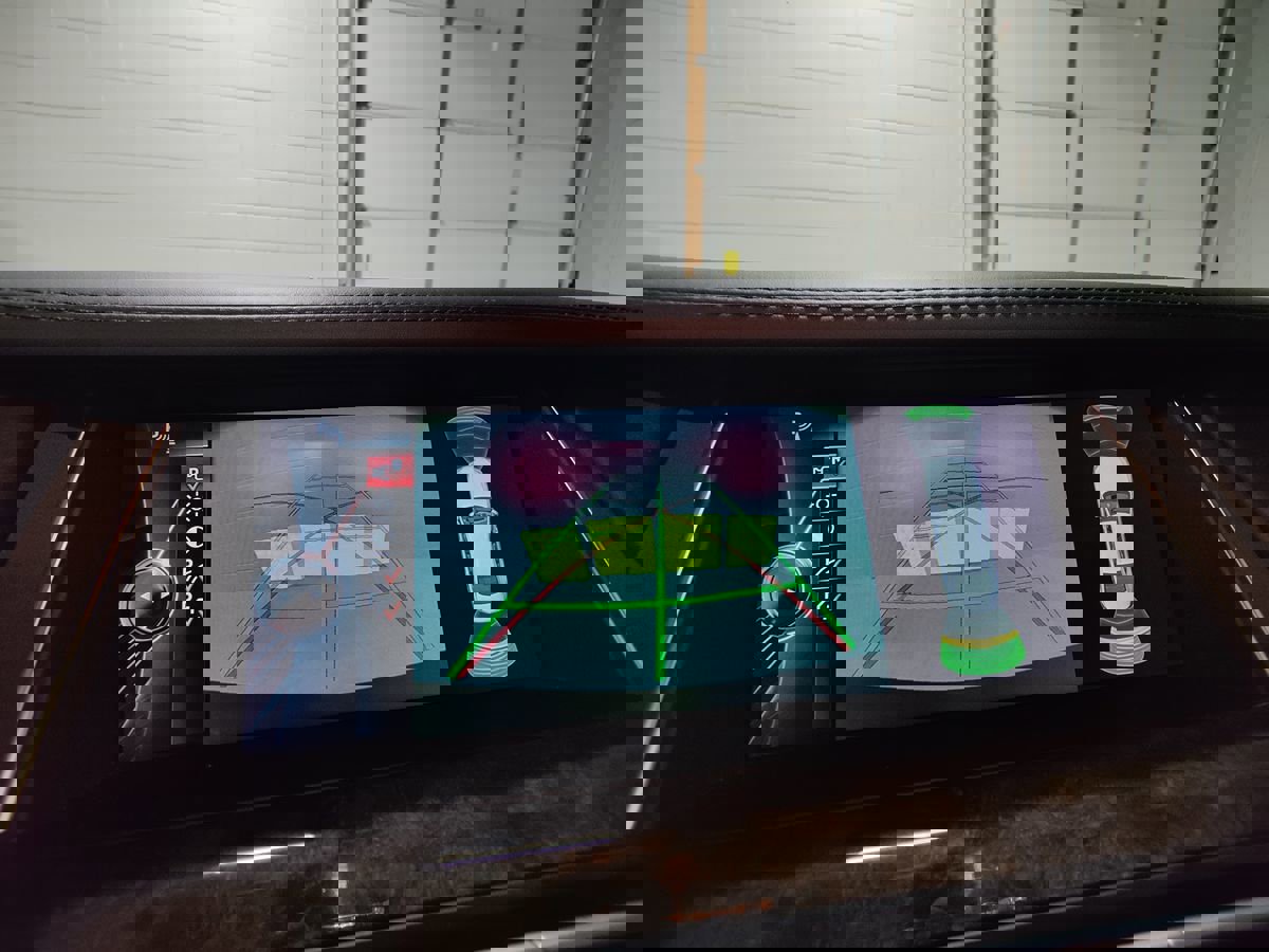 Used 2013 BMW 750Li xDrive image 34