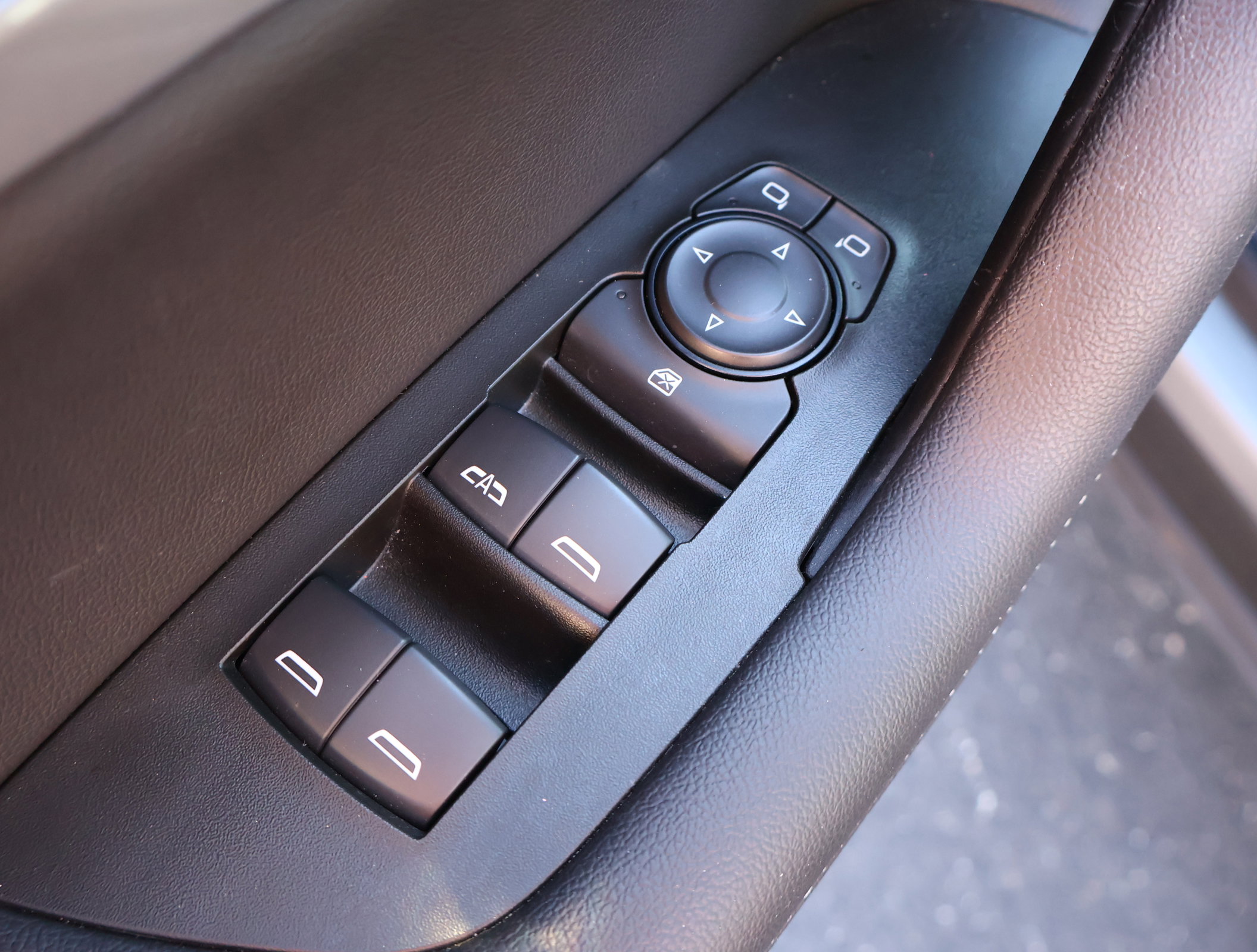 Certified 2024 Chevrolet Blazer LT w/ Convenience Package image 8