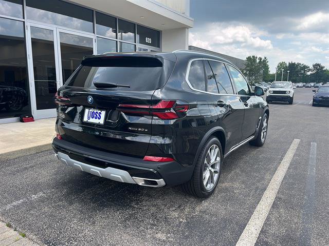 New 2026 BMW X5 xDrive50e w/ Climate Comfort Package image 3