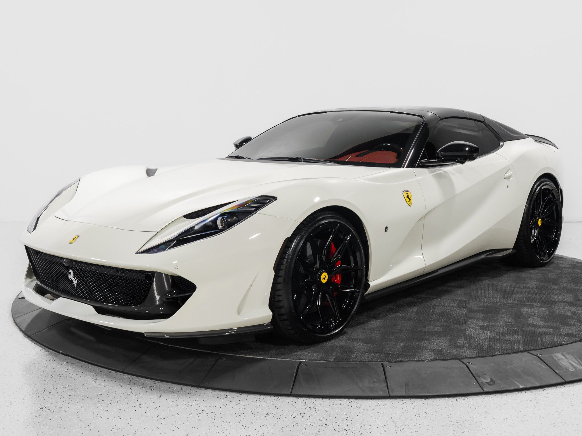 Used 2023 Ferrari 812 GTS RWD image 16