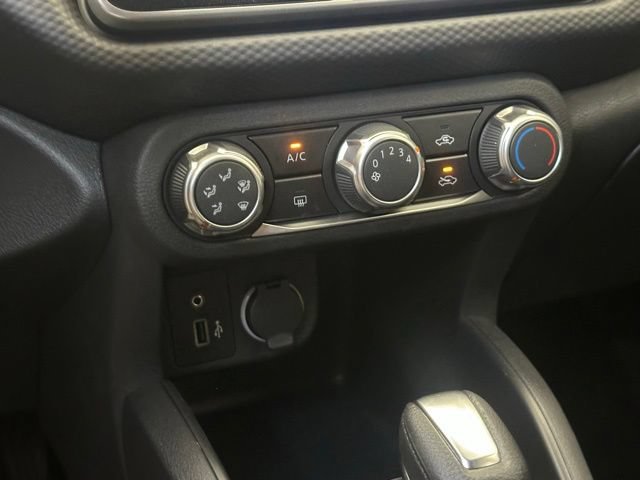 New 2025 Nissan Kicks Play S FWD image 29