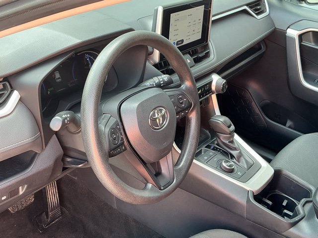 Used 2025 Toyota RAV4 XLE AWD/4WD image 13