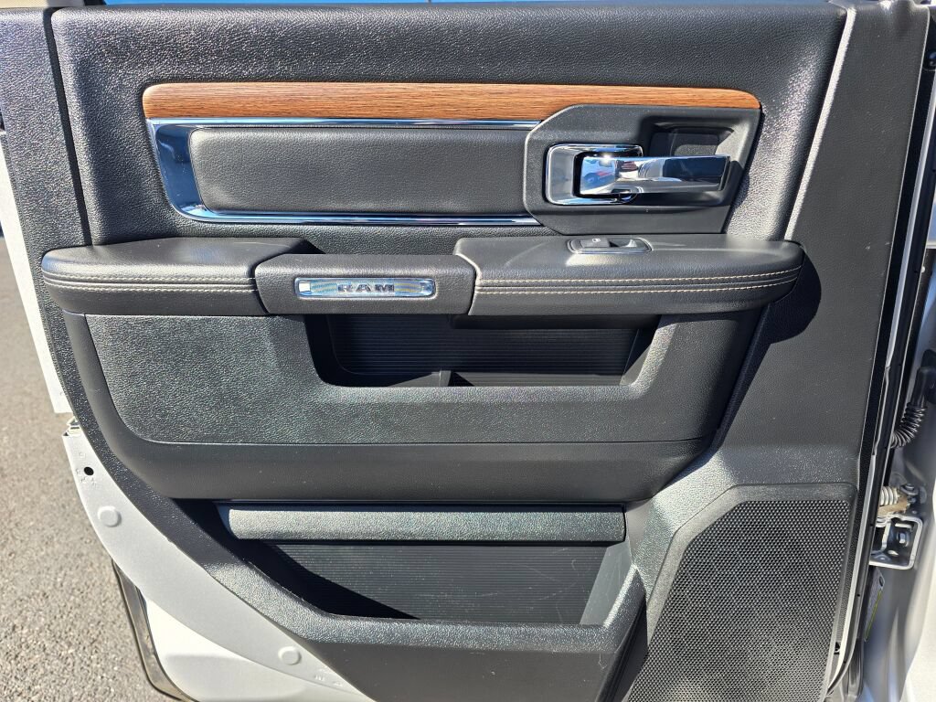 Used 2017 RAM 1500 Laramie AWD/4WD image 15