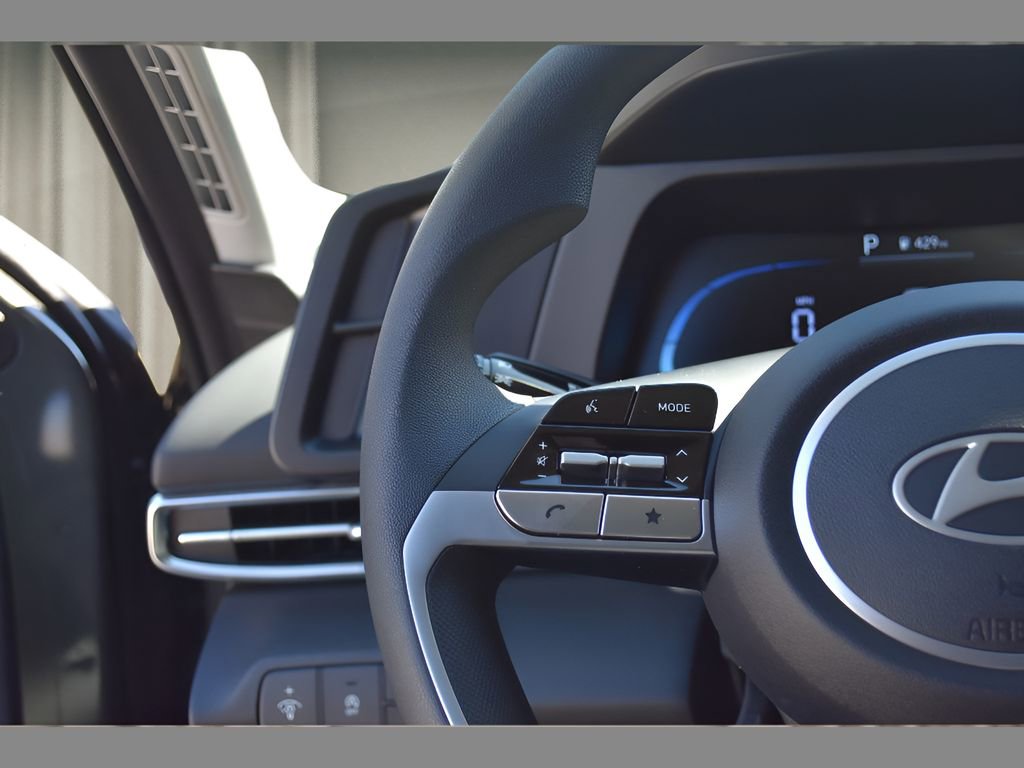 New 2026 Hyundai Elantra SE image 18