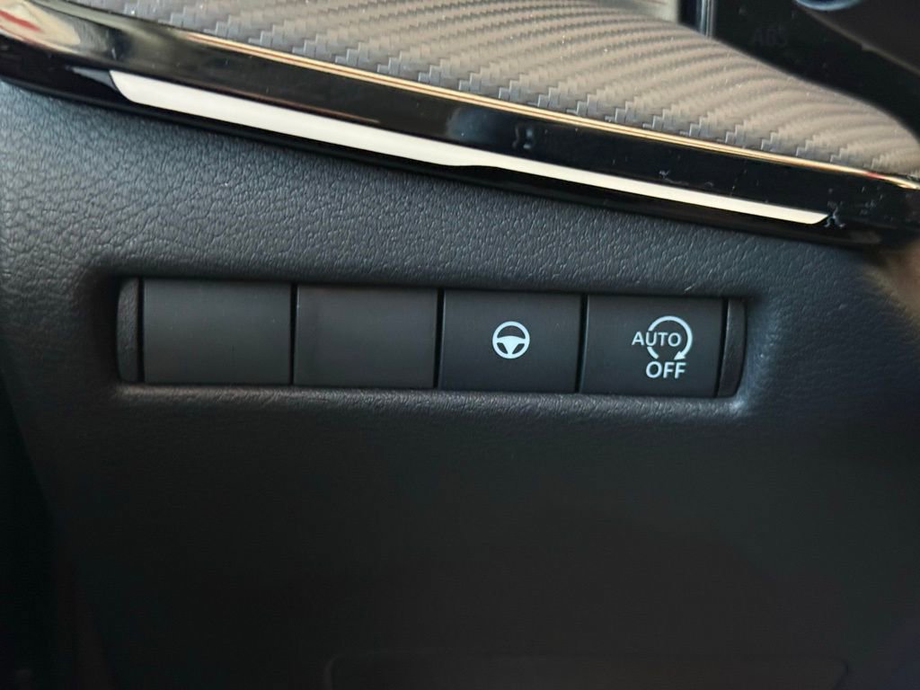 Used 2025 Nissan Kicks SR image 26