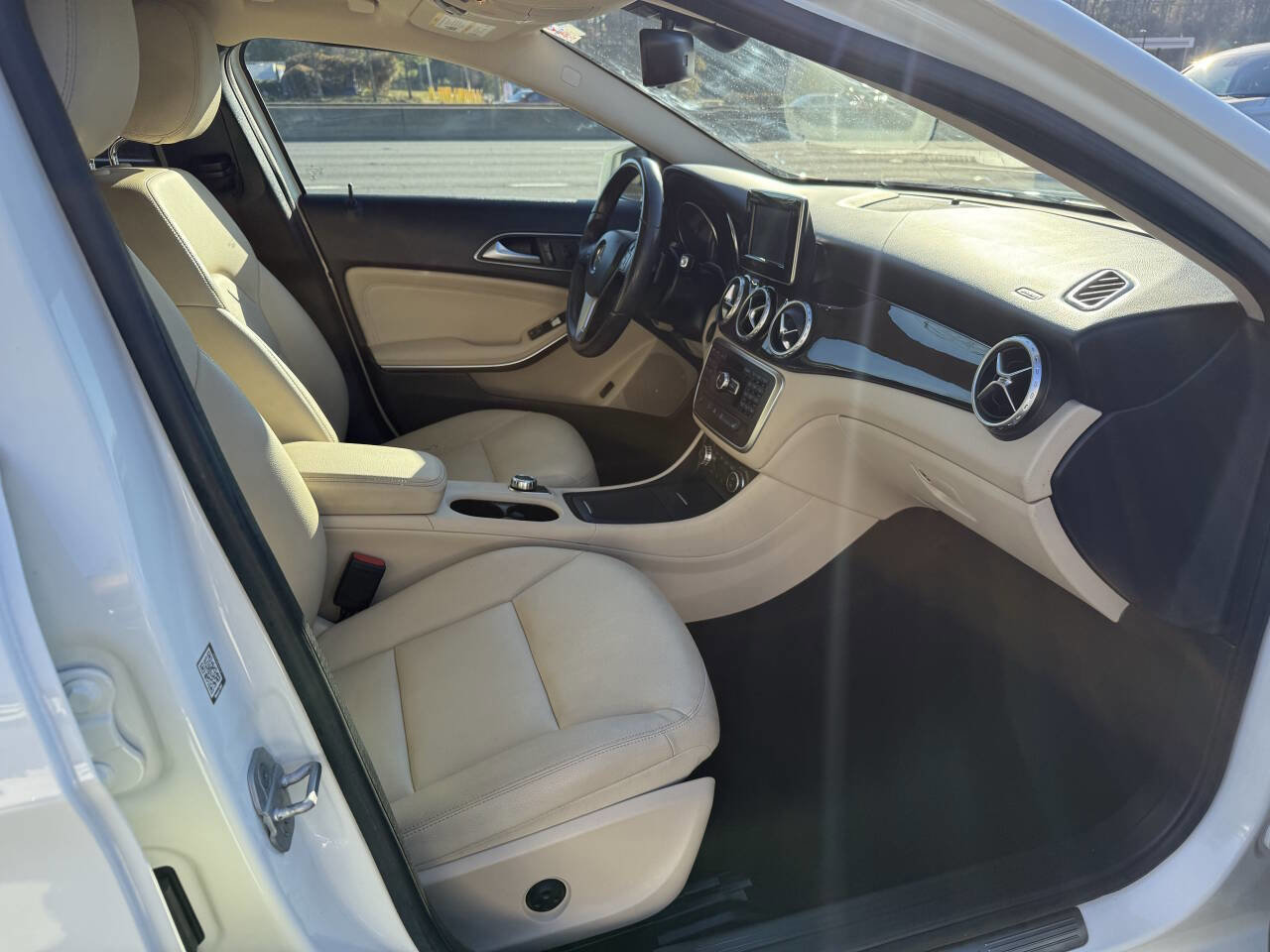 Used 2015 Mercedes-Benz GLA 250 image 14