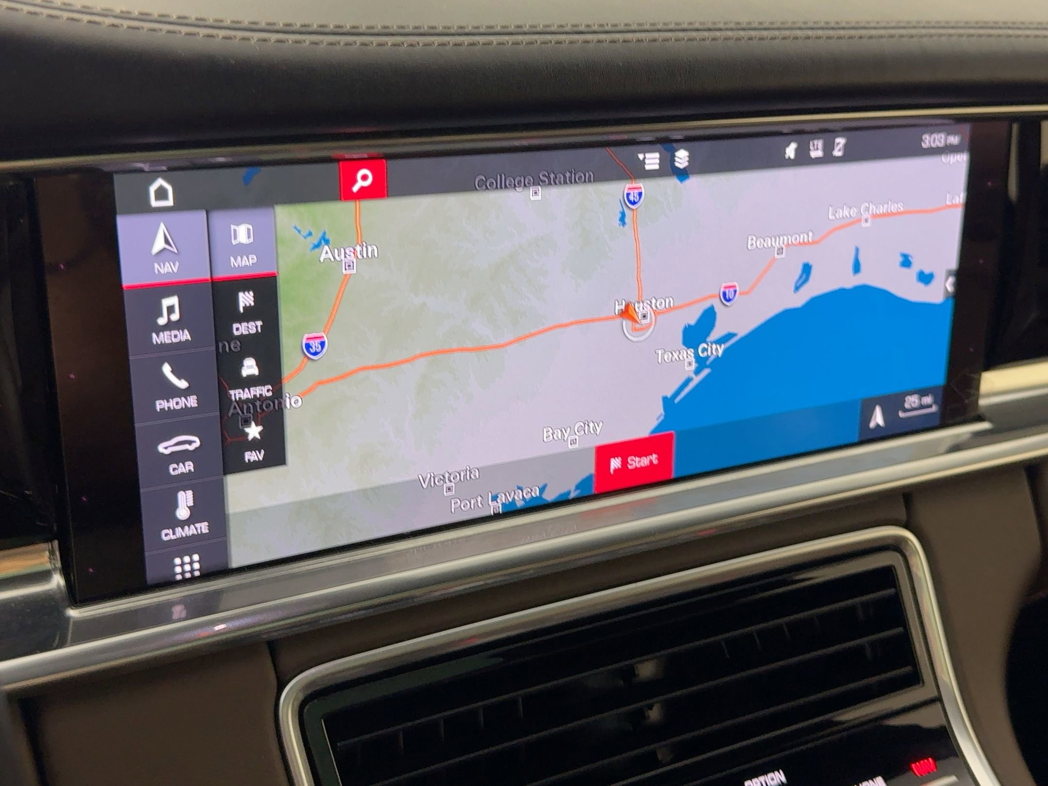 Certified 2020 Porsche Panamera GTS w/ Premium Package Plus image 24