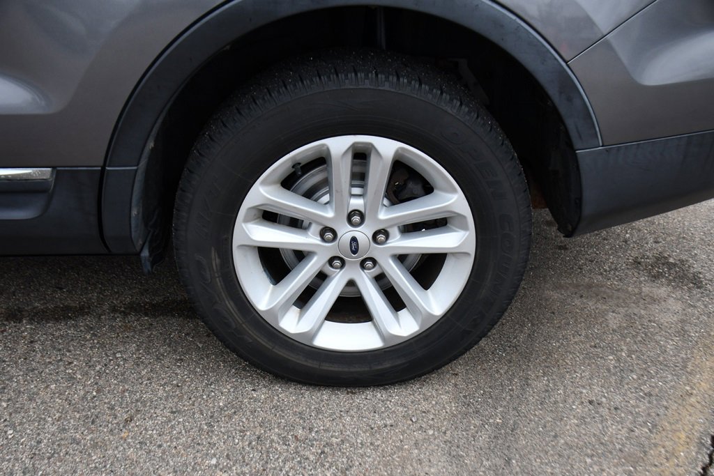 Used 2013 Ford Explorer XLT image 23