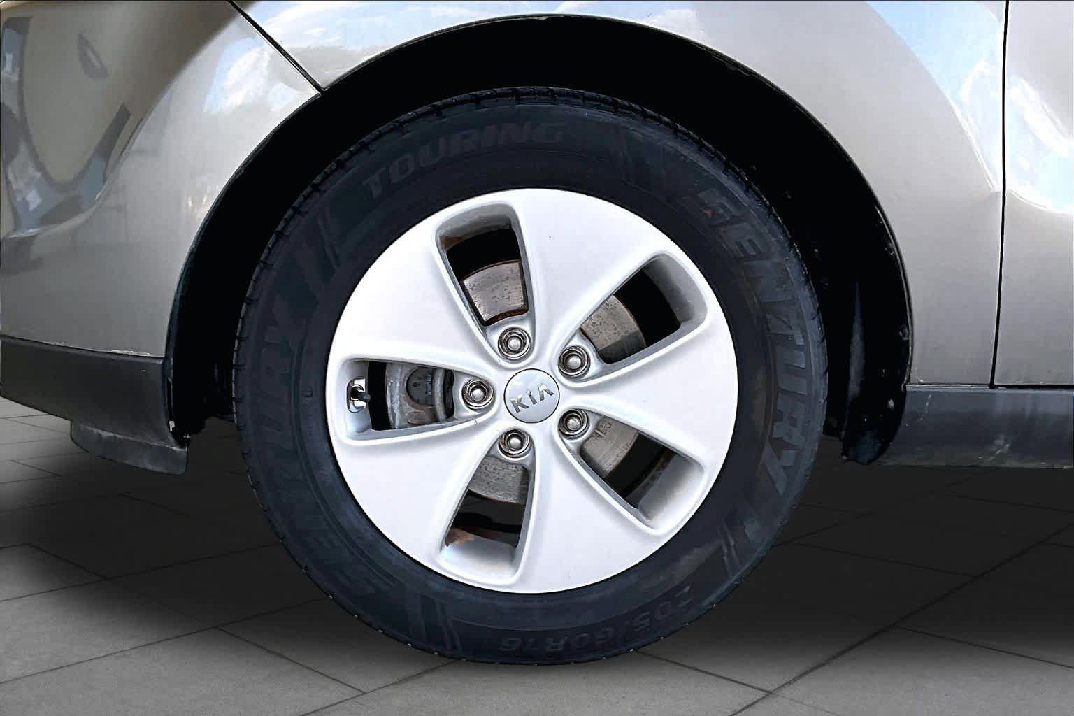 Used 2015 Kia Soul FWD image 10