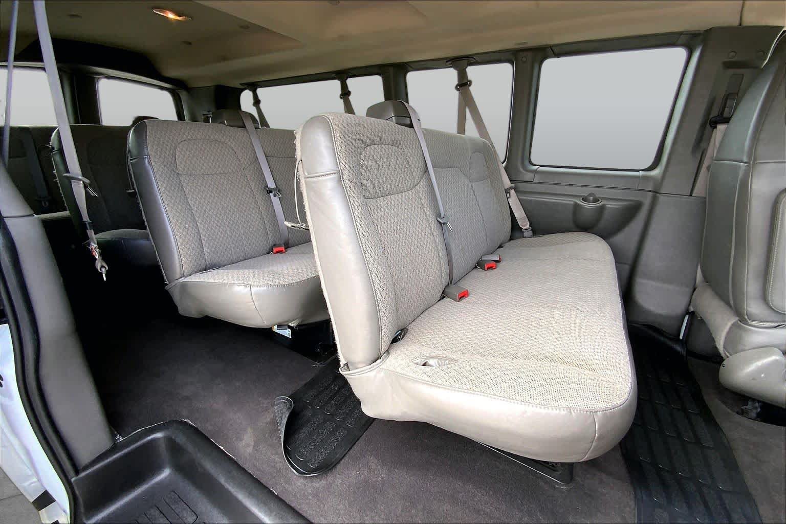 Used 2025 GMC Savana 3500 LT w/ LT Preferred Equipment Group RWD image 19