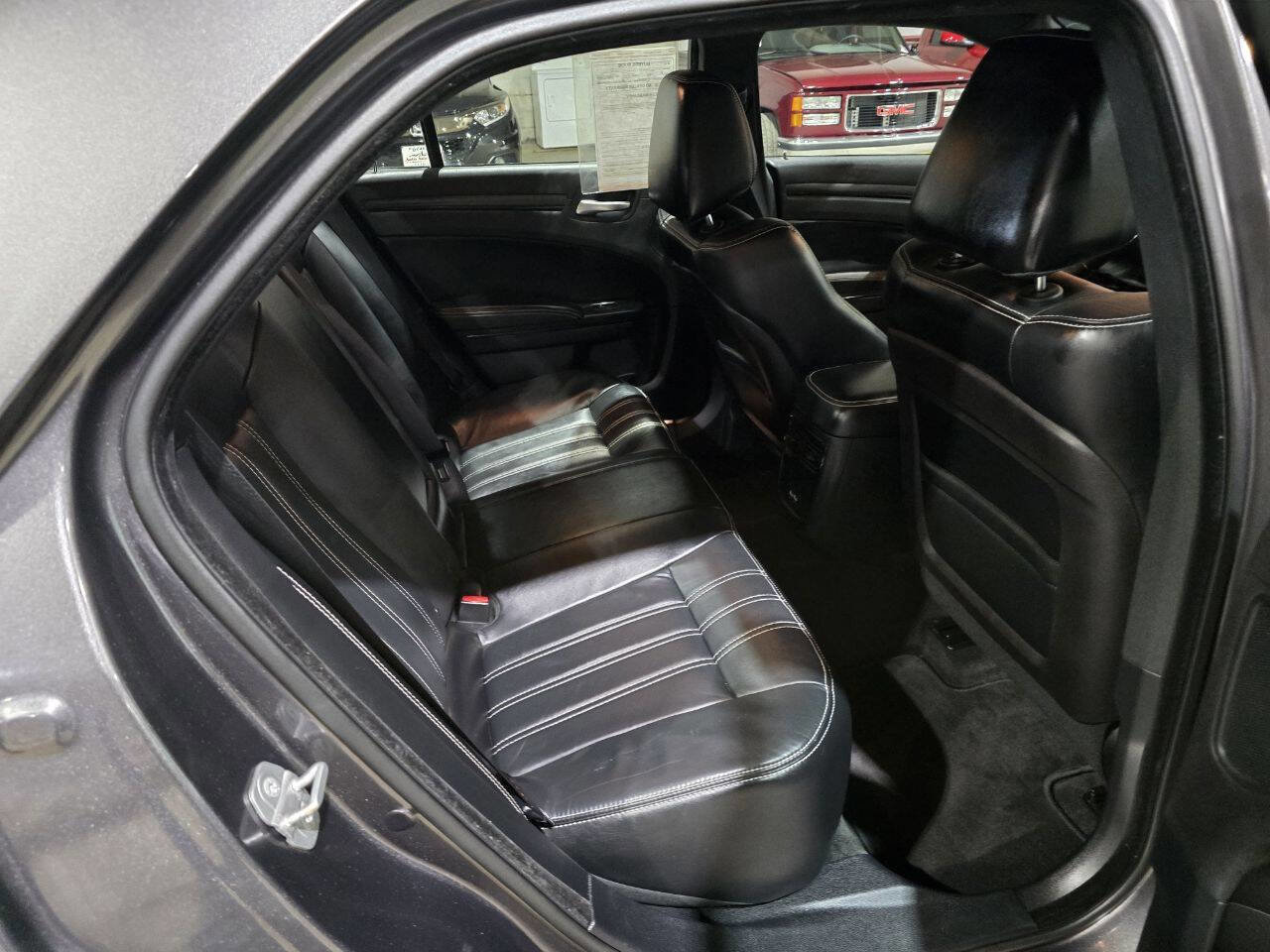 Used 2015 Chrysler 300 S image 29