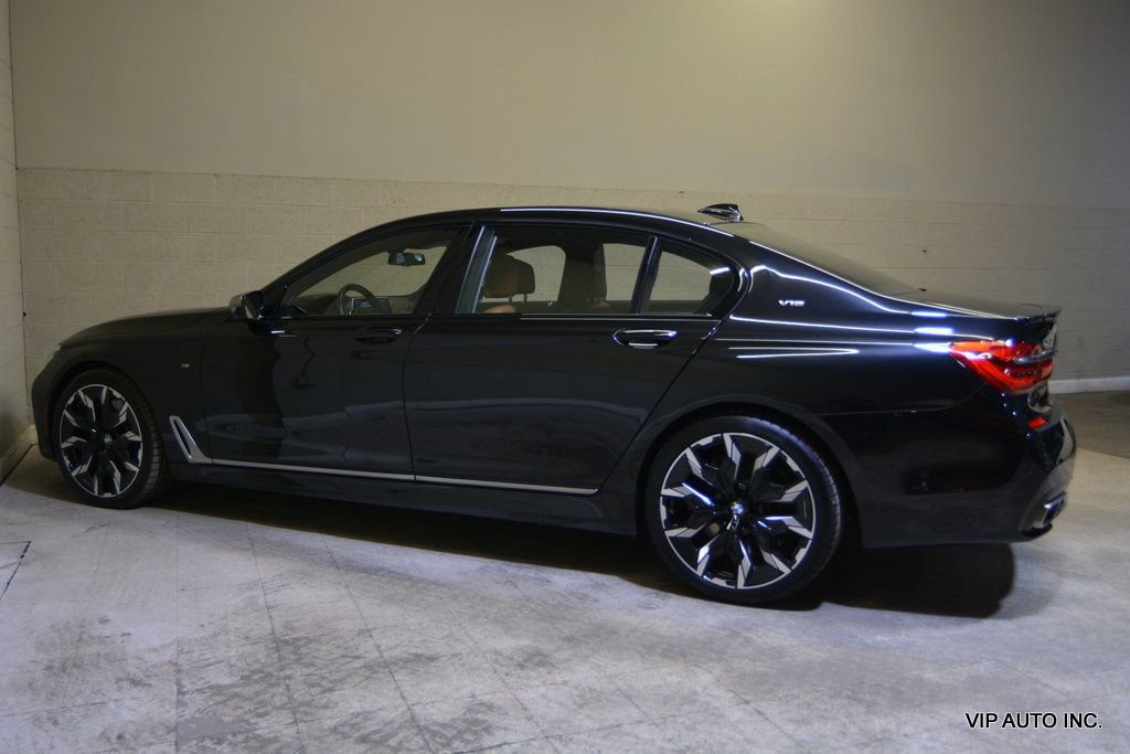 Used 2017 BMW M760i xDrive image 31