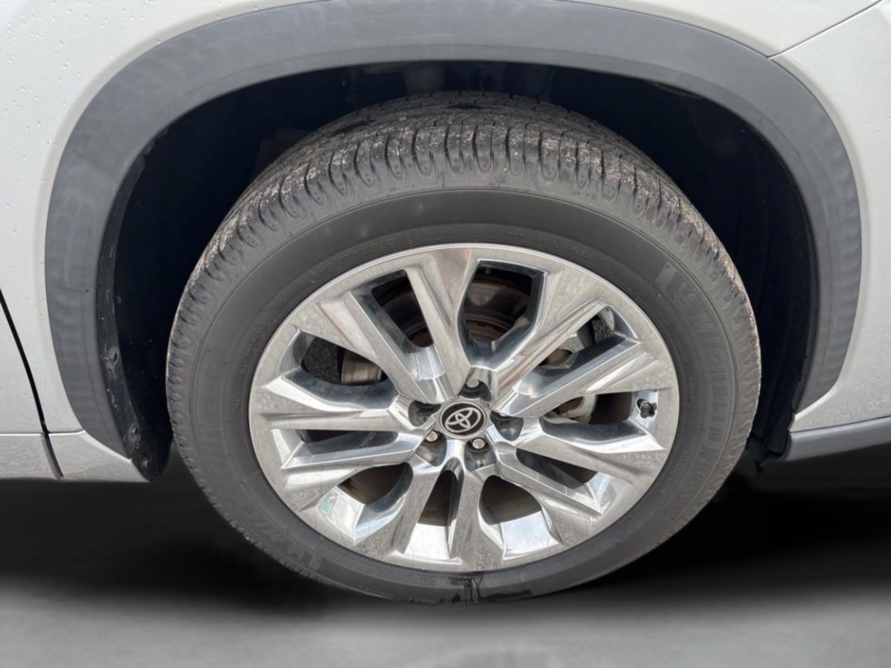 Used 2020 Toyota Highlander Limited image 51