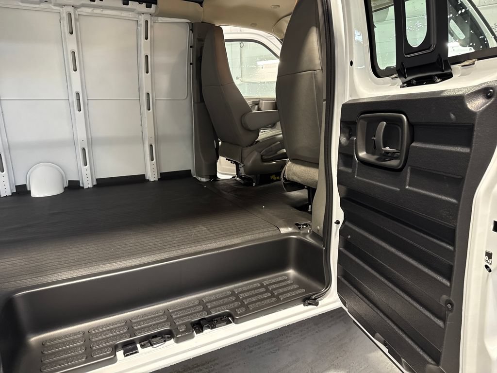 New 2025 Chevrolet Express 3500 Extended w/ Driver Convenience Package RWD image 27
