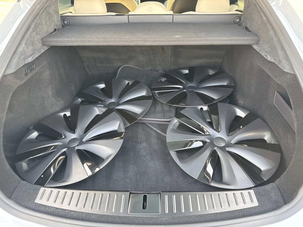 Used 2021 Tesla Model S Plaid image 6
