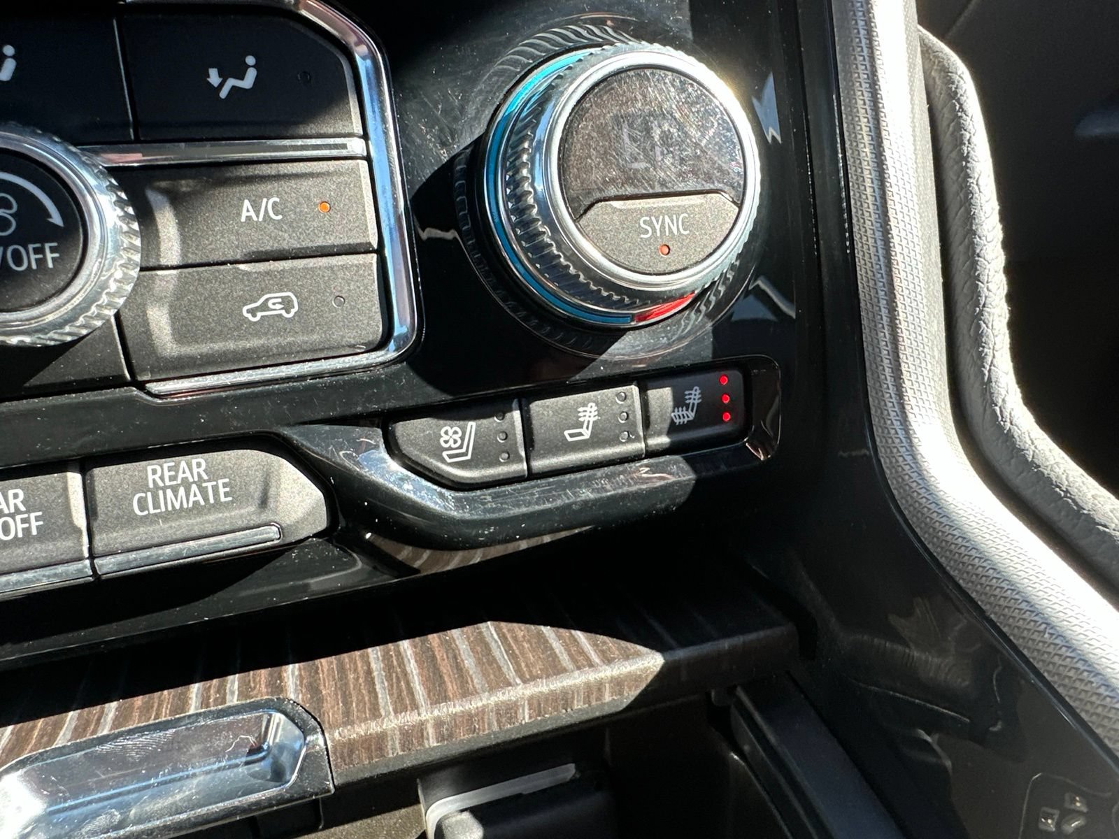 Used 2024 GMC Yukon XL Denali AWD/4WD image 85