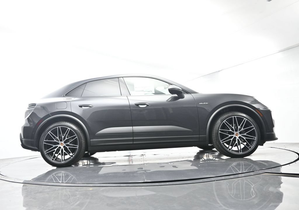 Used 2026 Porsche Macan Electric RWD image 50