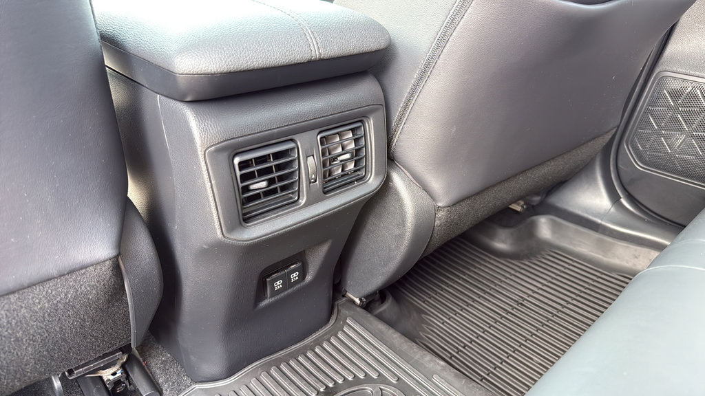 Used 2020 Toyota RAV4 XLE Premium AWD/4WD image 18