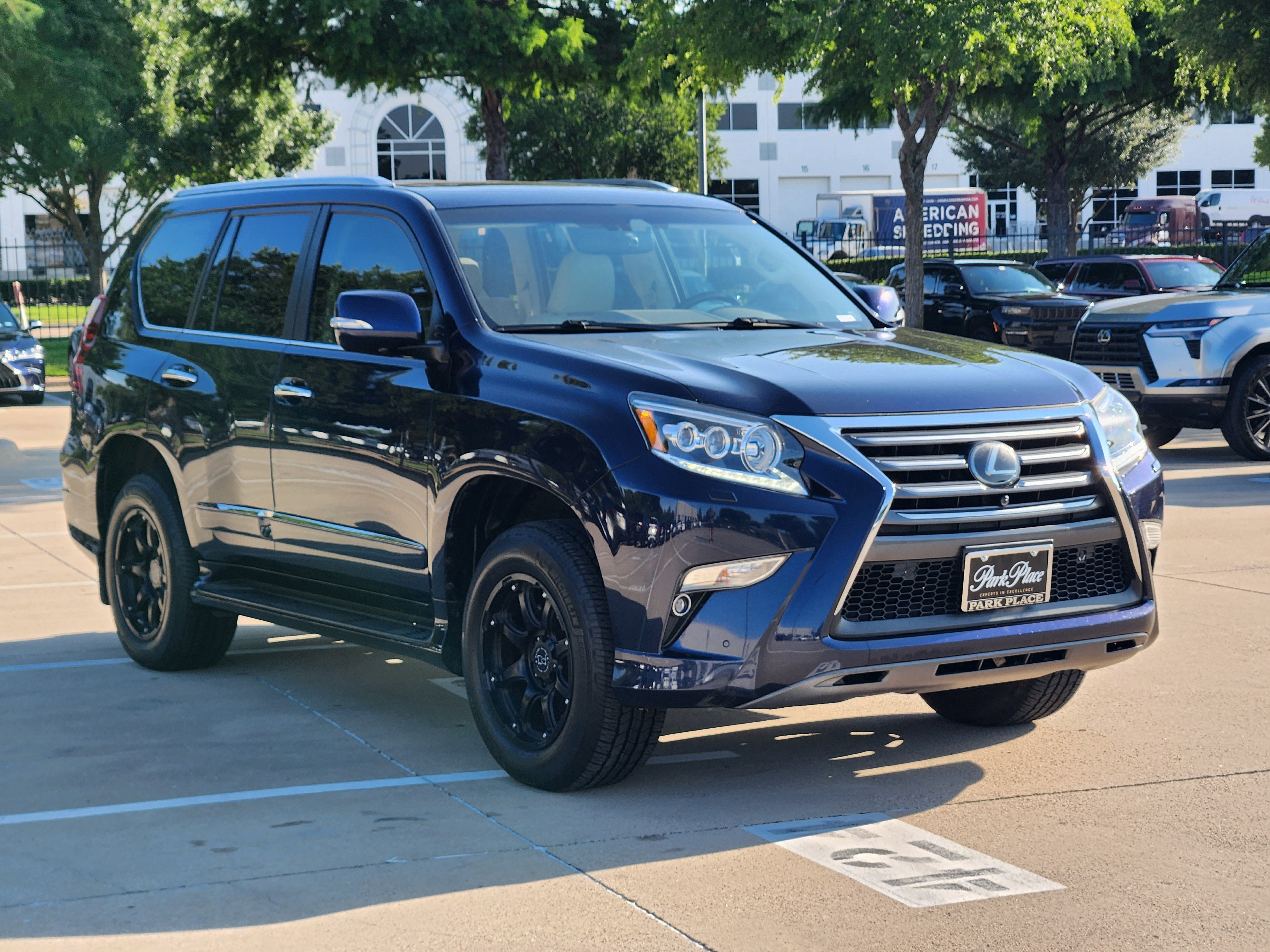 Used 2019 Lexus GX 460 Luxury AWD/4WD image 2