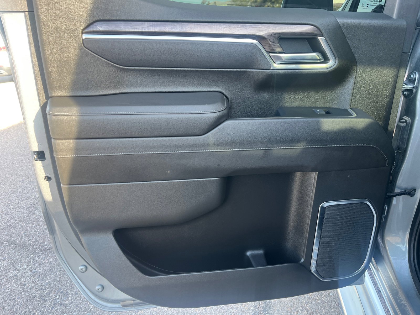 Used 2024 Chevrolet Silverado 1500 LTZ image 16