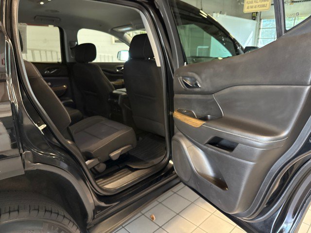 Used 2023 GMC Acadia SLE w/ Driver Convenience Package image 28