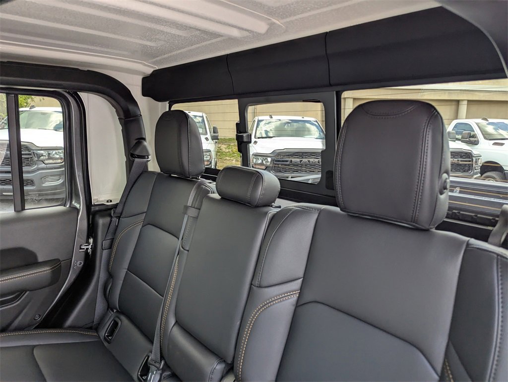 New 2025 Jeep Gladiator Sport image 30
