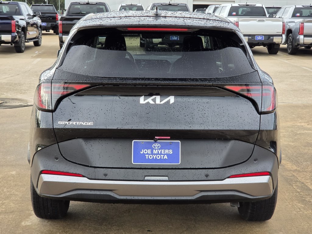 Used 2026 Kia Sportage LX FWD image 8