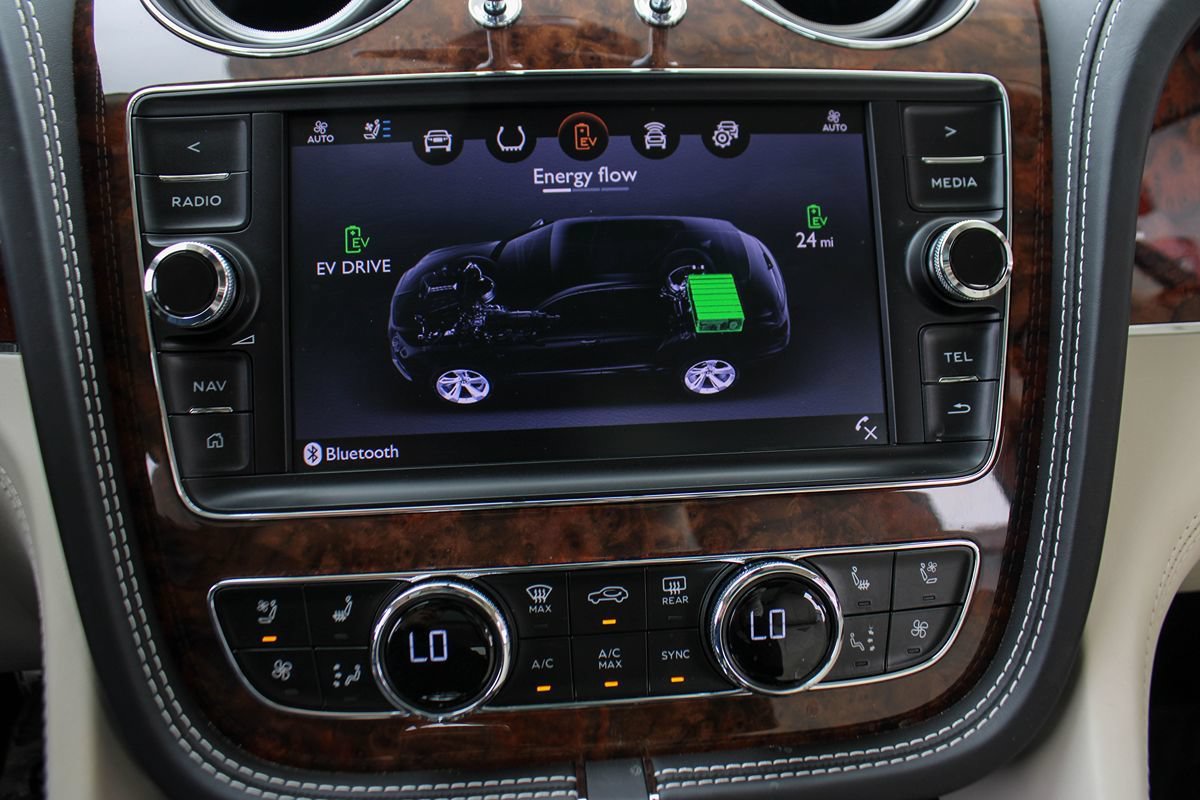 Used 2020 Bentley Bentayga Plug-In Hybrid AWD/4WD image 31