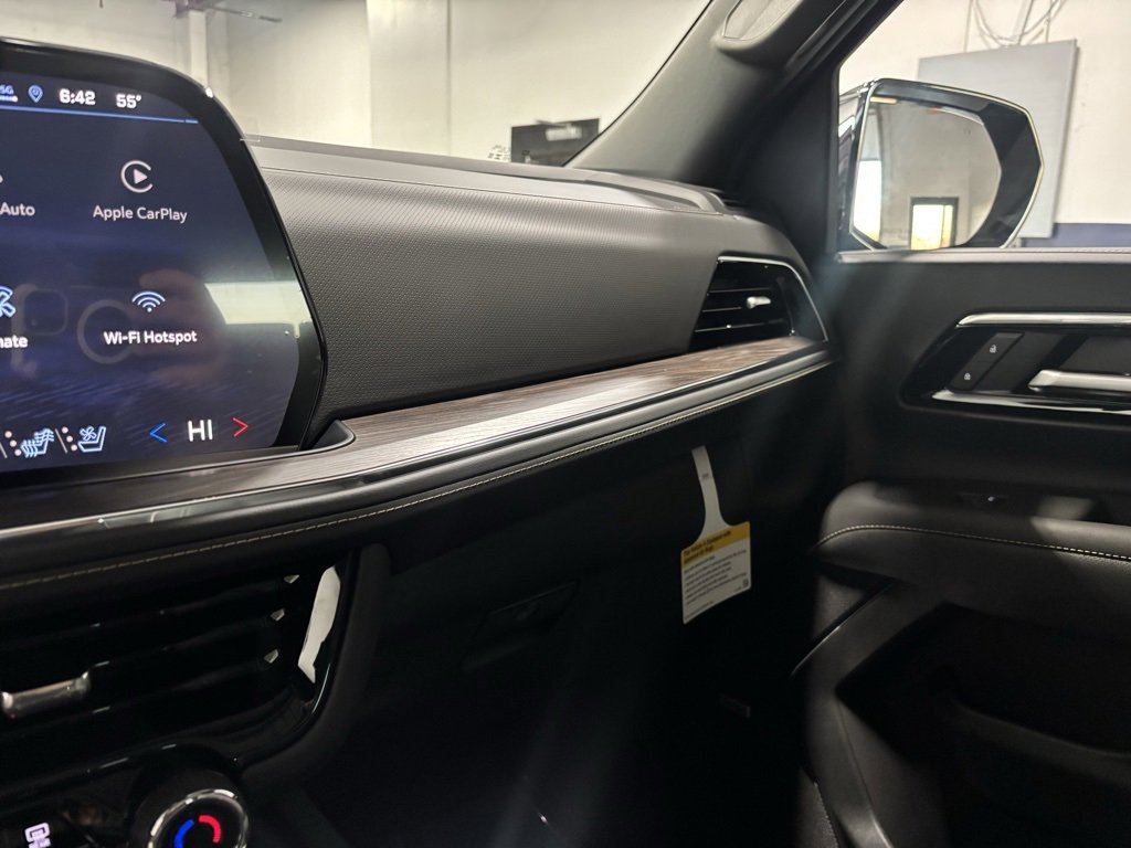 New 2026 Chevrolet Suburban Premier image 24