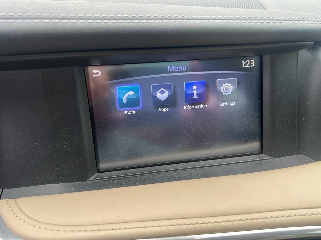 Used 2018 INFINITI QX30 Premium image 19