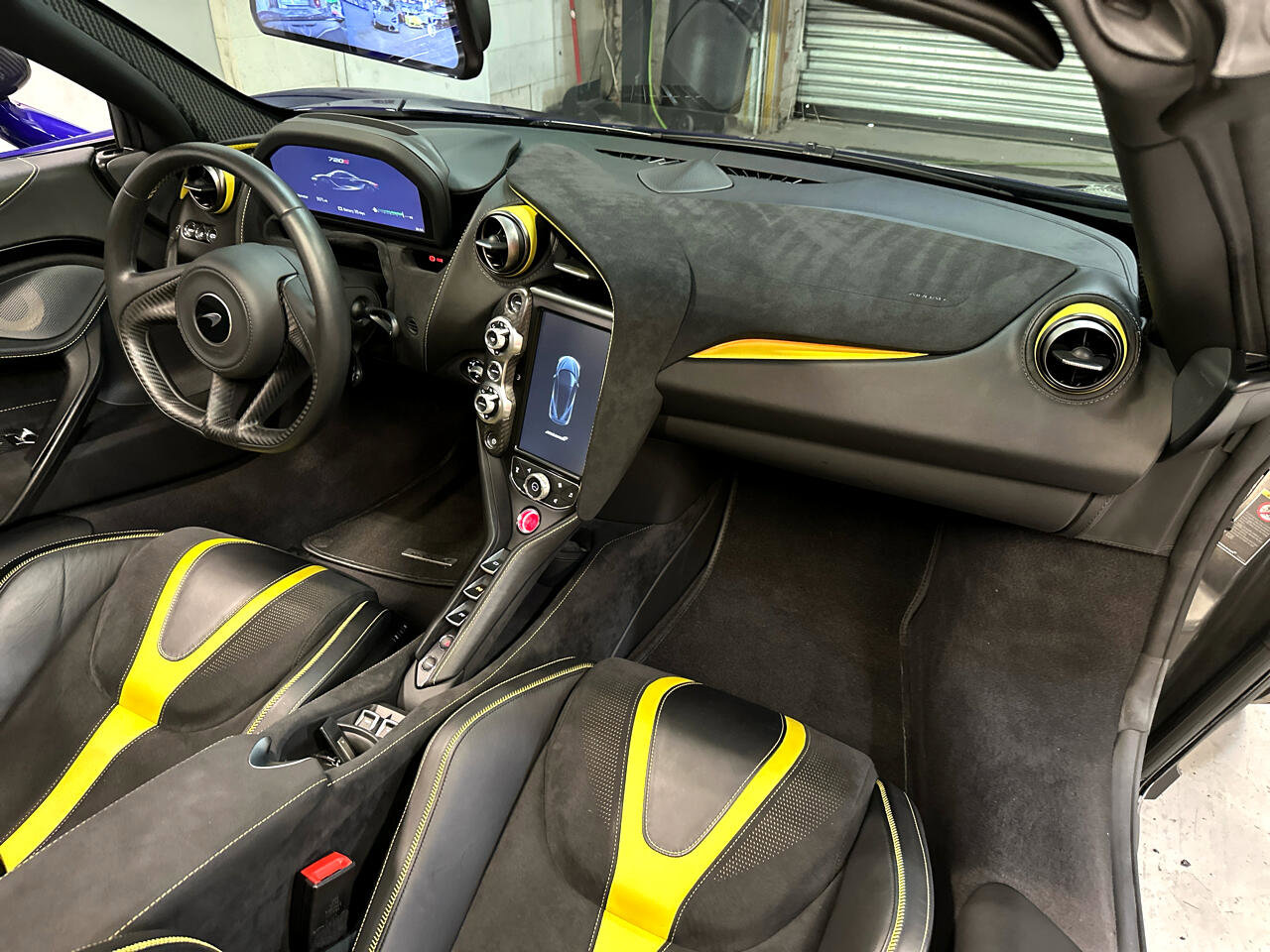 Used 2023 McLaren 720S Performance image 21