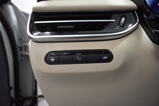 Used 2025 INFINITI QX60 Luxe w/ Vision Package image 19