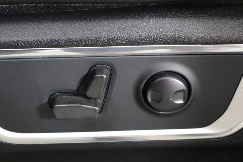 Used 2022 RAM 1500 Laramie AWD/4WD image 23