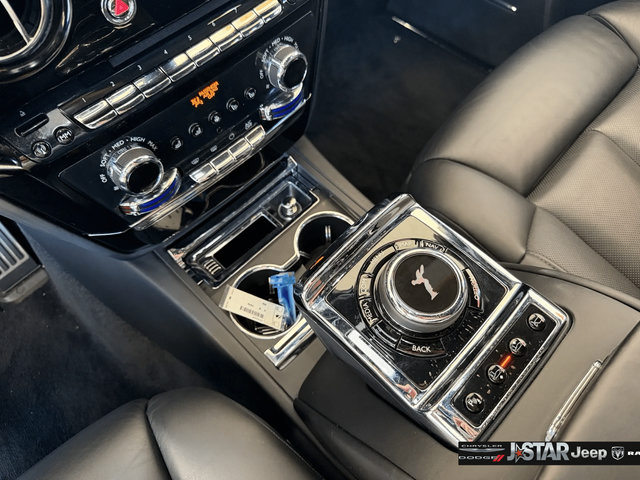 Used 2022 Rolls-Royce Phantom Sedan RWD image 24