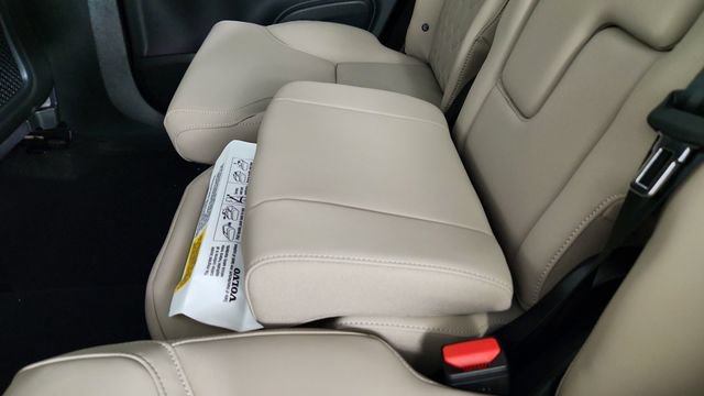 New 2026 Volvo XC90 B6 Plus w/ Protection Package Premier AWD/4WD image 31