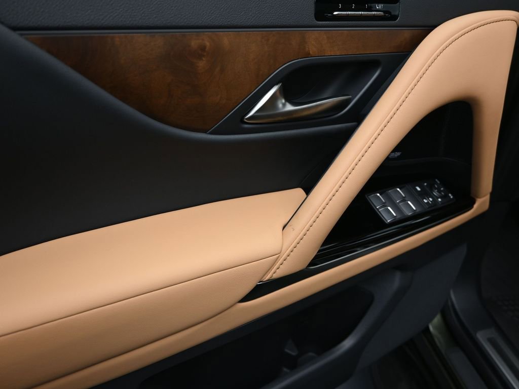 New 2026 Lexus LX 700h Luxury image 11