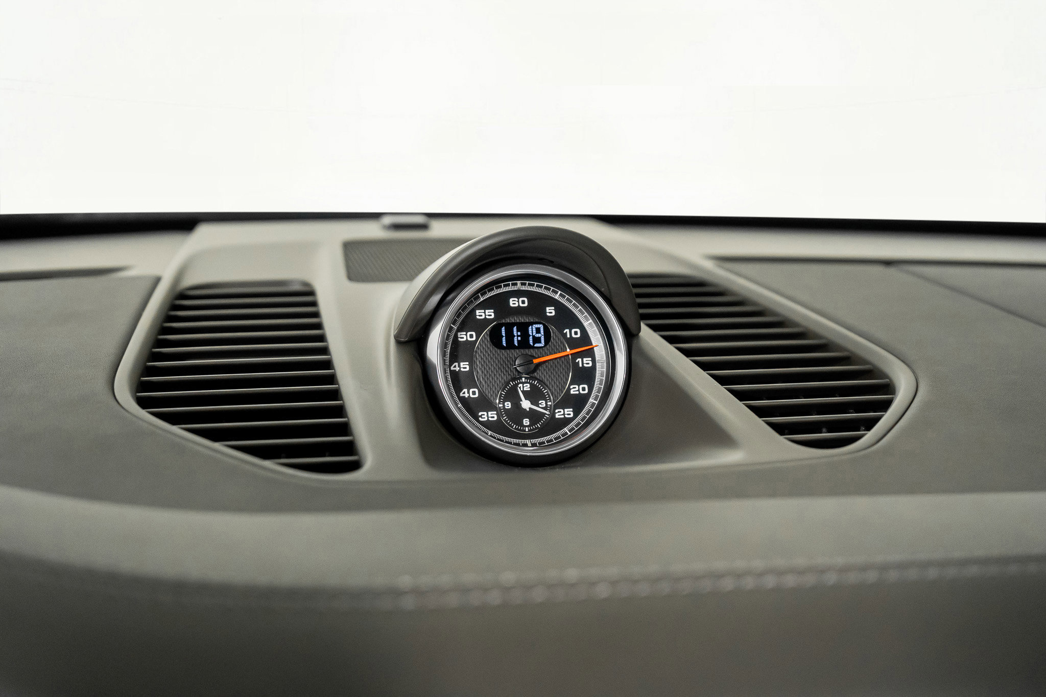 Used 2017 Porsche 911 Turbo S image 35