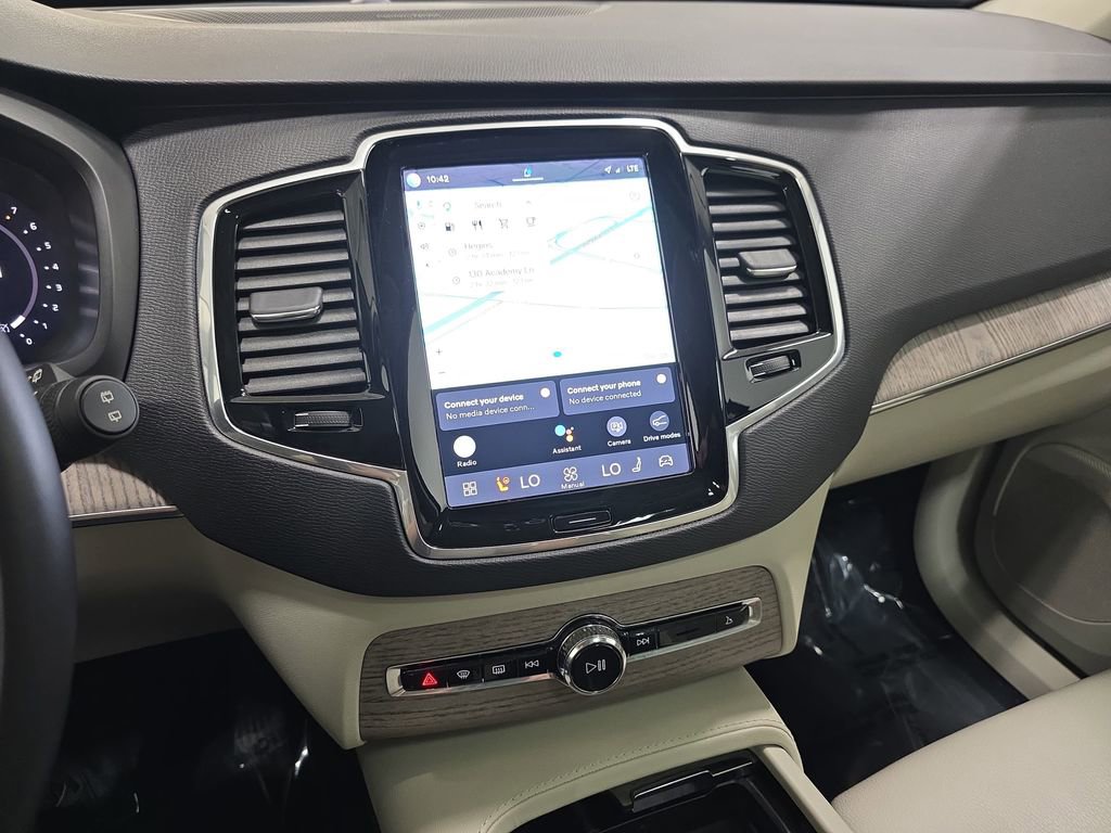 Used 2023 Volvo XC90 B6 Plus w/ Protection Package image 20