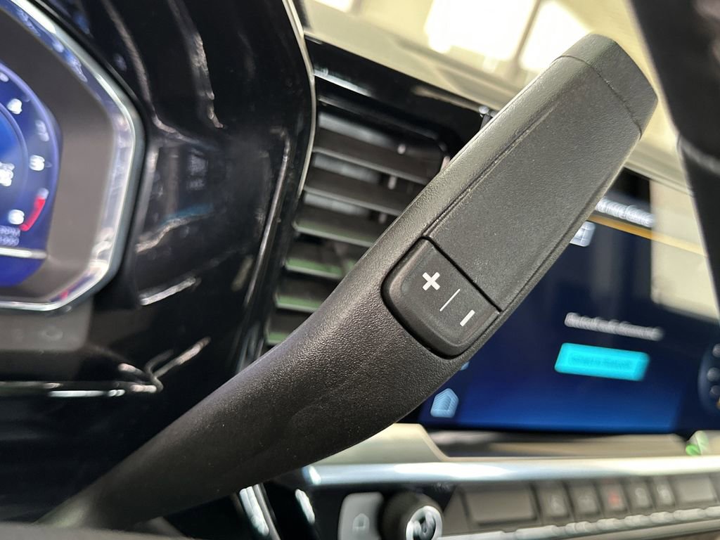 Used 2025 Chevrolet Silverado 2500 LT w/ Convenience Package image 23