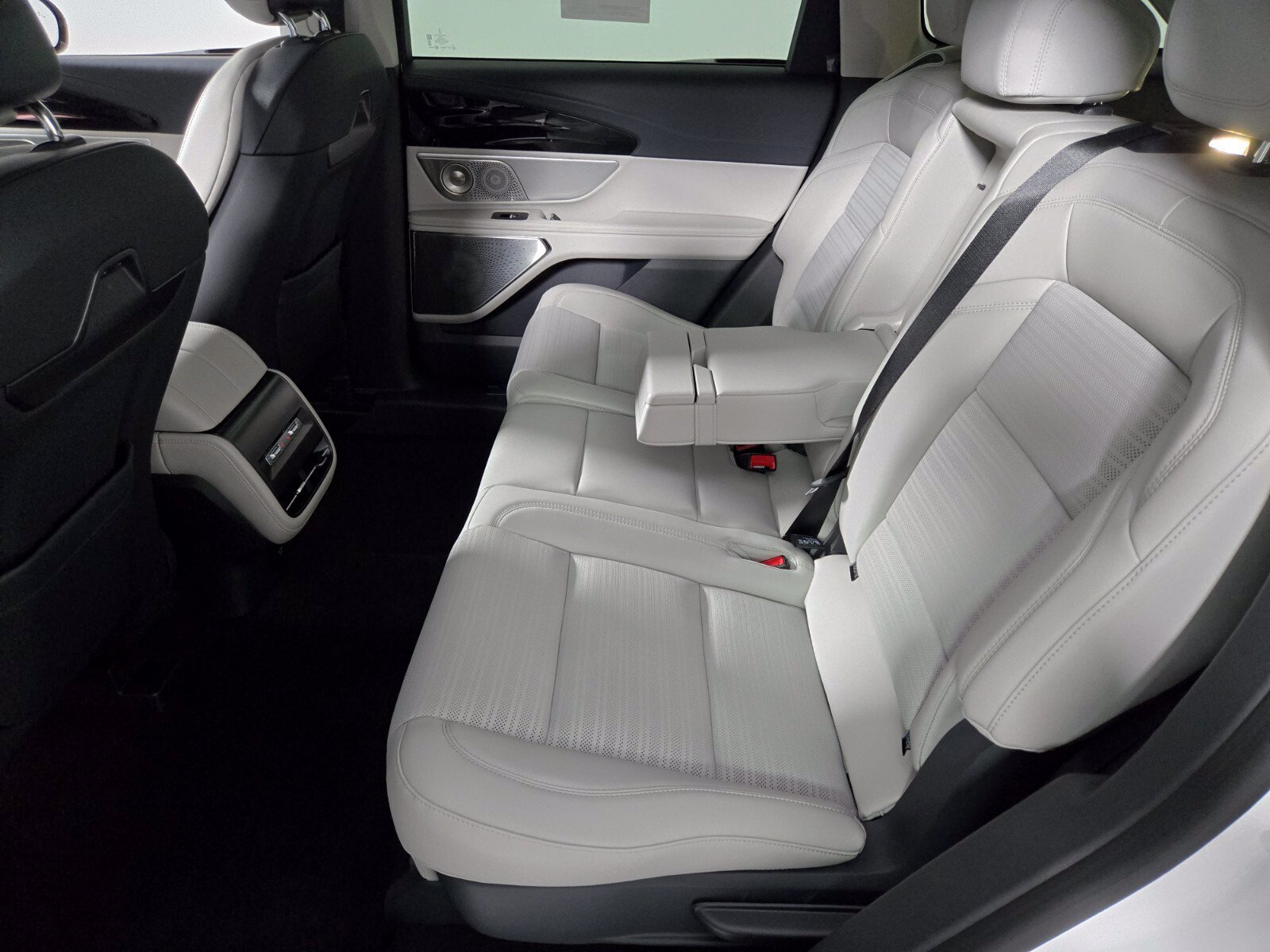 New 2026 Lincoln Nautilus Reserve AWD/4WD image 14