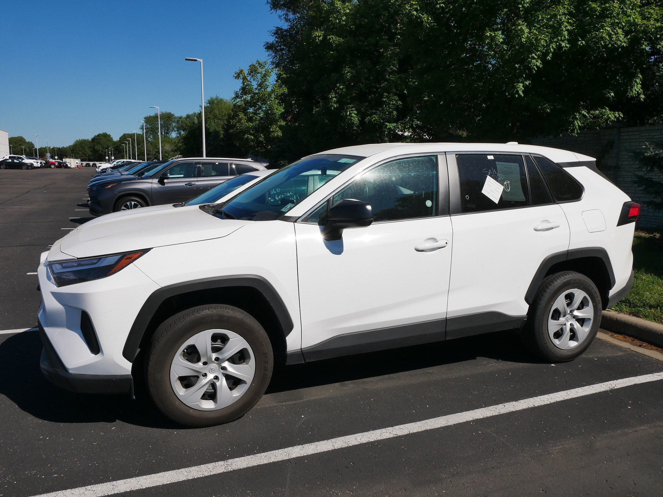 Used 2025 Toyota RAV4 LE AWD/4WD image 3