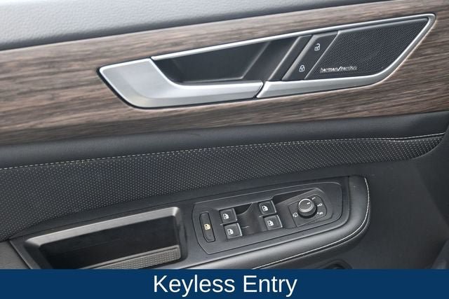 Used 2024 Volkswagen Atlas SEL Premium R-Line AWD/4WD image 17