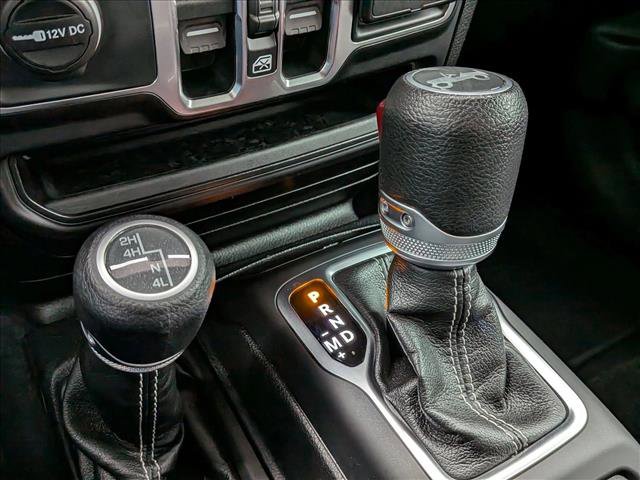 Used 2019 Jeep Wrangler Unlimited Sahara image 12