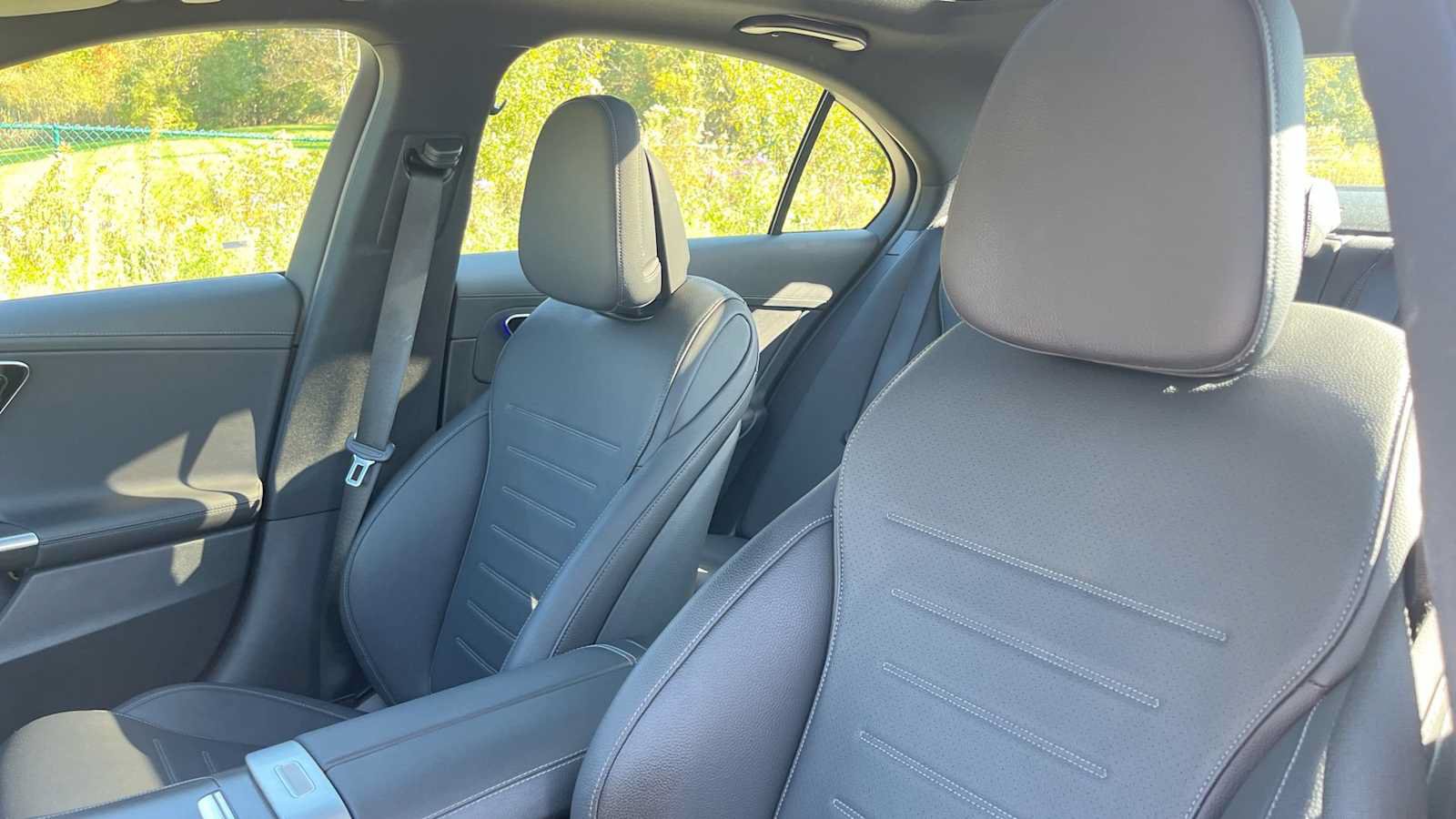 Used 2023 Mercedes-Benz C 300 4MATIC Sedan image 28